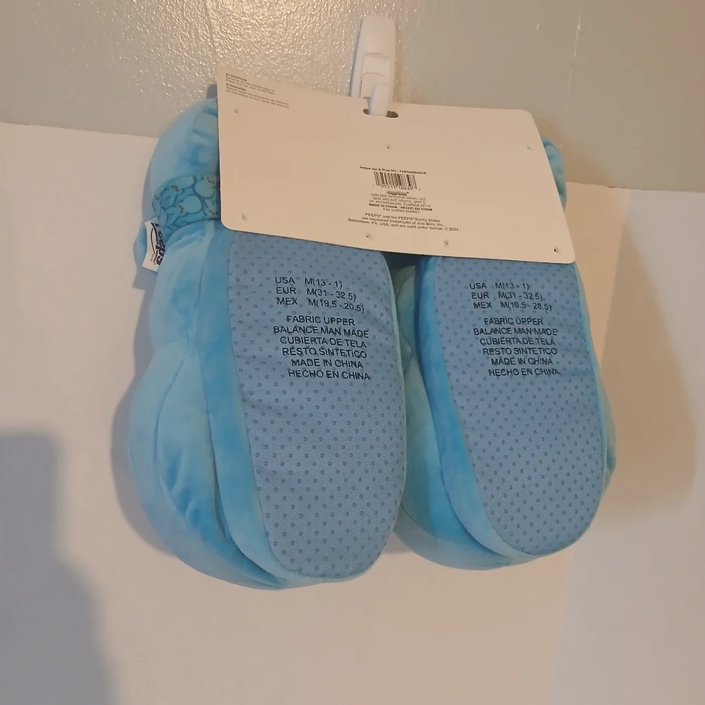 PEEPS SLIPPERS AND WRIST HUGGER BIG BOY AND GIRL SIZE‎ MEDIUM